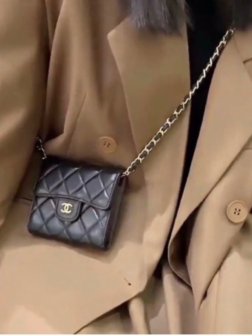 CHANEL Black Quilted Lambskin Shoulder Bag with Gold Hardware - Picture 5 of 5